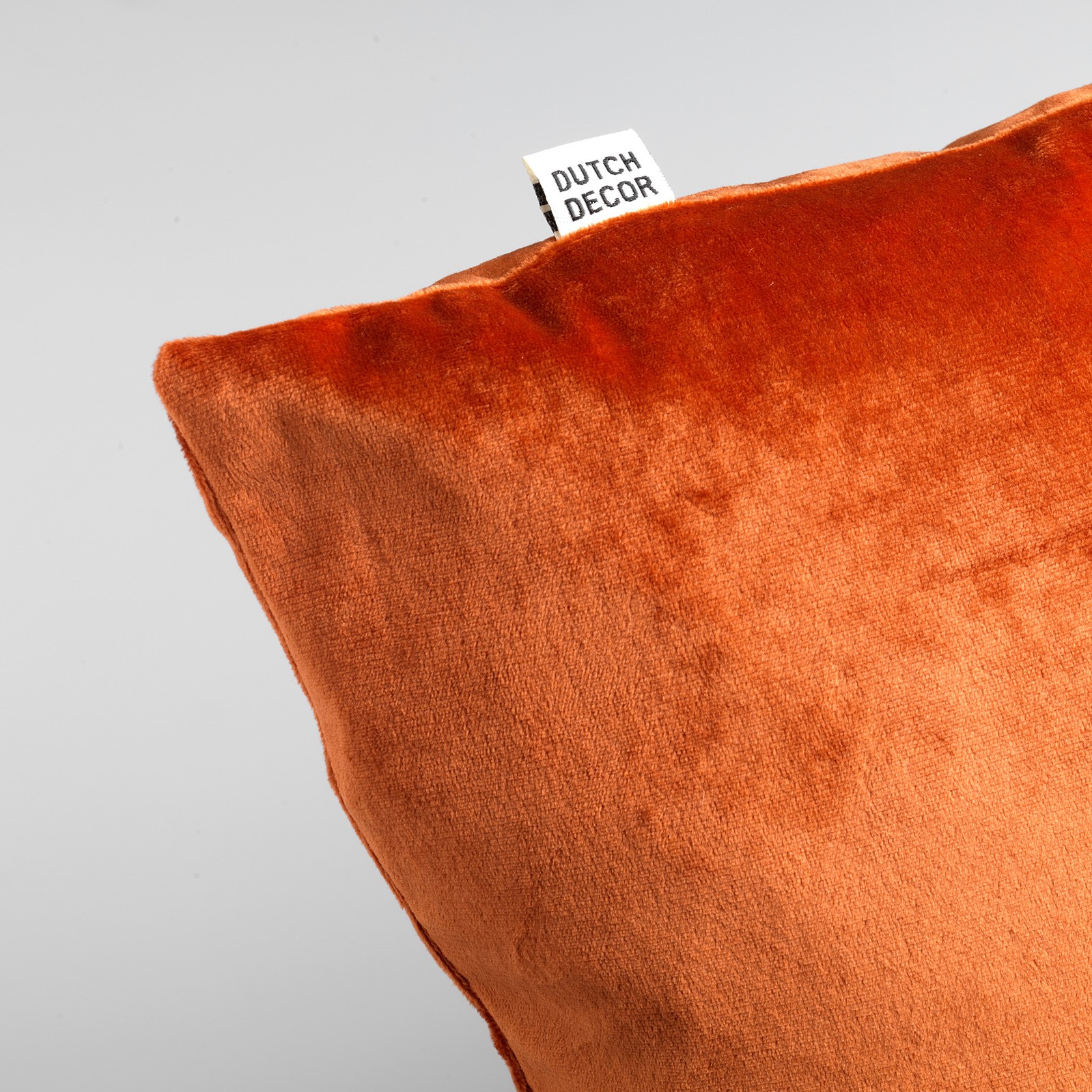 SKY - Kussenhoes velvet 45x45 cm - Potters Clay - oranje SKY - Kussenhoes velvet 45x45 cm - Potters Clay - oranje
