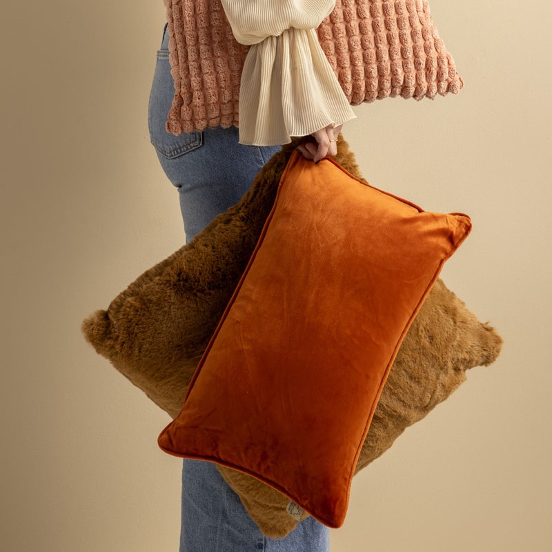 FINN - Kussenhoes 30x50 cm - velvet - lendekussen - Potters Clay - oranje FINN - Kussenhoes 30x50 cm - velvet - lendekussen - Potters Clay - oranje