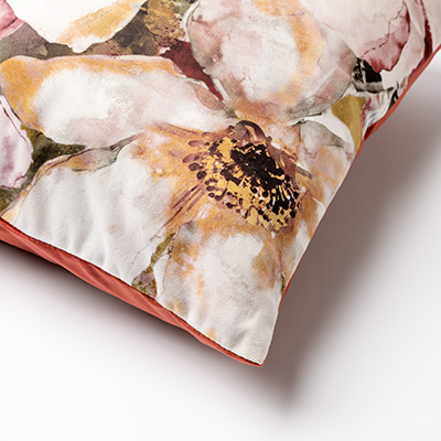 VOORDEELSET BRIONY - Set van 4 Sierkussens 45x45 cm - Briony + Fluffy + Finn - wit - roze - beige - multicolor