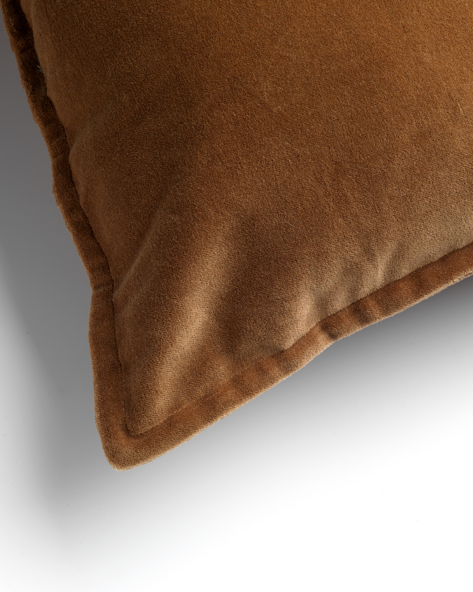 CAITH - Sierkussen katoen velvet 50x50 cm - Tobacco Brown - bruin CAITH - Sierkussen katoen velvet 50x50 cm - Tobacco Brown - bruin