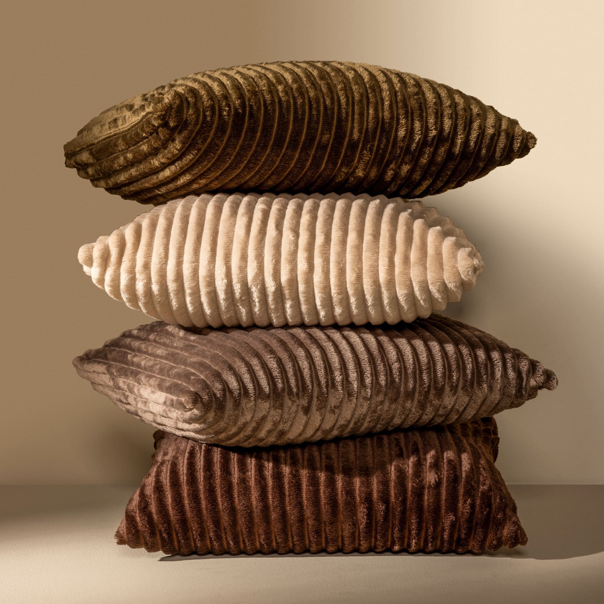 MART - sierkussen 45x45 cm - zacht ribfluweel - corduroy - Tobacco Brown - bruin