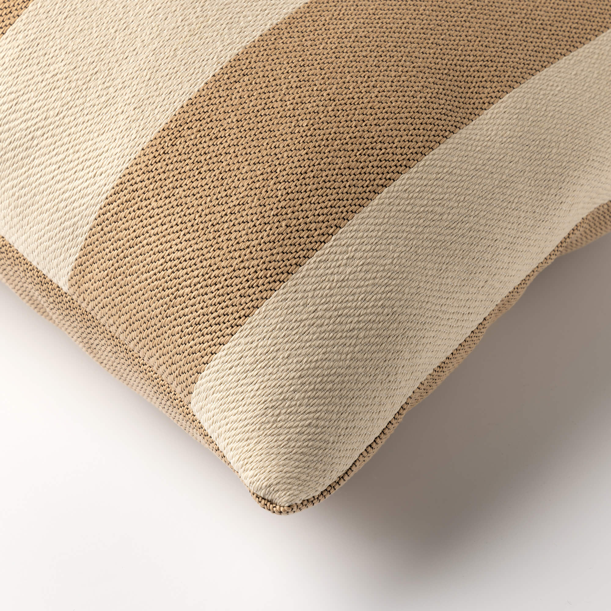 CYRUS - Buitenkussen 30x50 cm - waterafstotend en uv-bestendig - gestreept - Irish Cream - beige