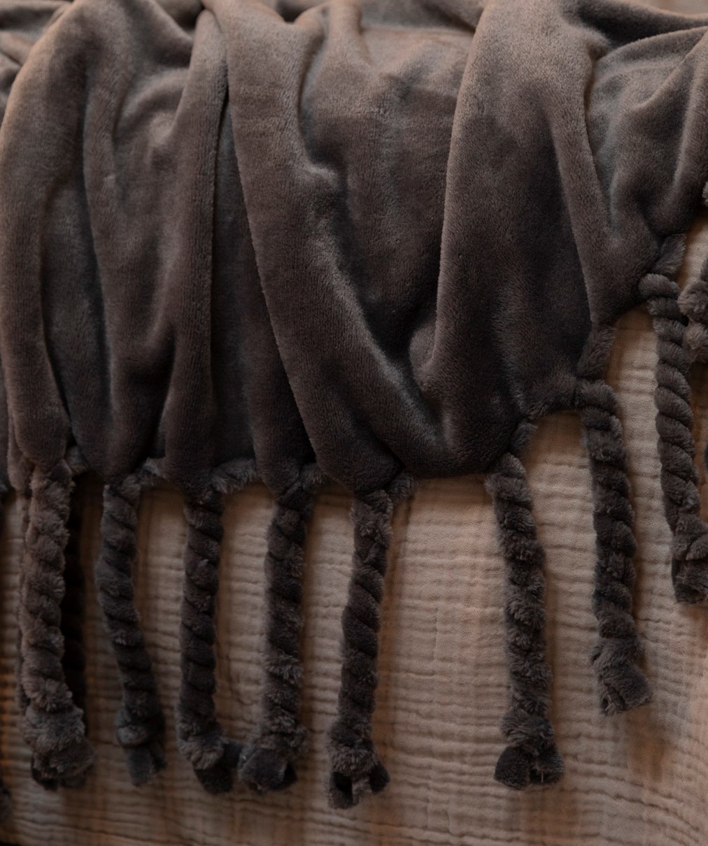 FLORIJN - Plaid van fleece 150x200 cm - Charcoal gray - antraciet - superzacht - met franjes
