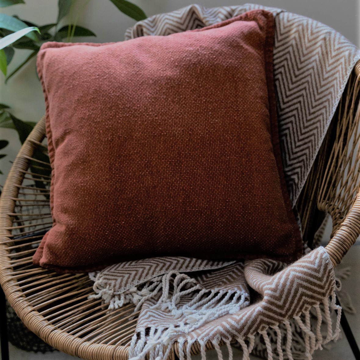 EVONY - Plaid 140x180 cm - Tobacco Brown - bruin - zigzag patroon - franjes EVONY - Plaid 140x180 cm - Tobacco Brown - bruin - zigzag patroon - franjes