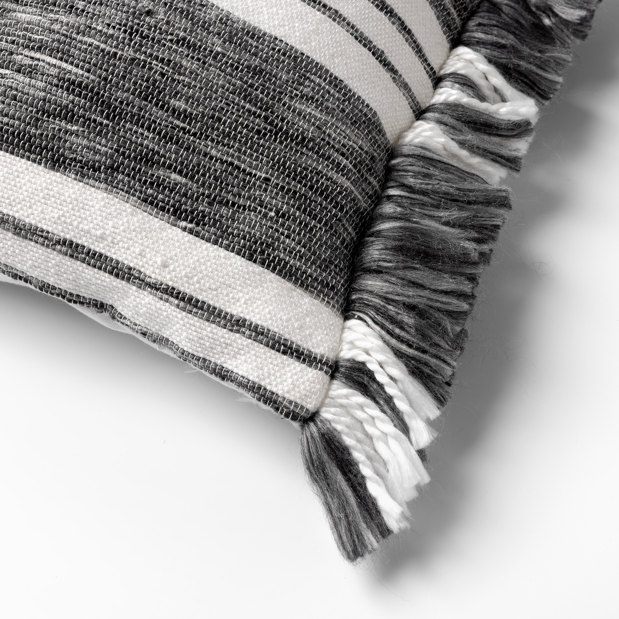 EDGAR - Sierkussen 45x45 cm Charcoal Gray - grijs - met kussenhoes van 85% gerecycled polyester