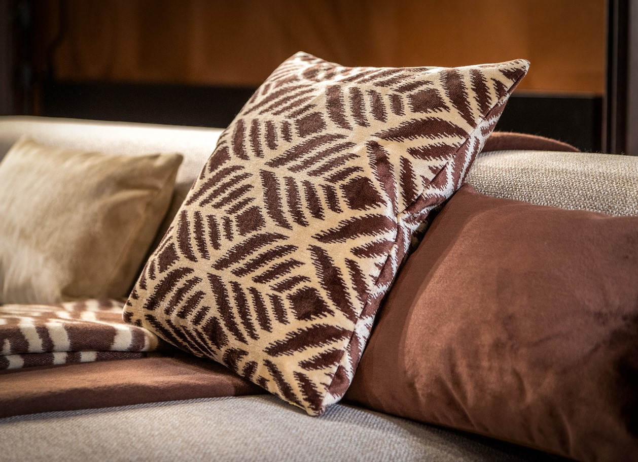 ALEXA | Coussin 45x45 cm | Chocolate Martini | Marron | Hoii | avec rembourrage durable