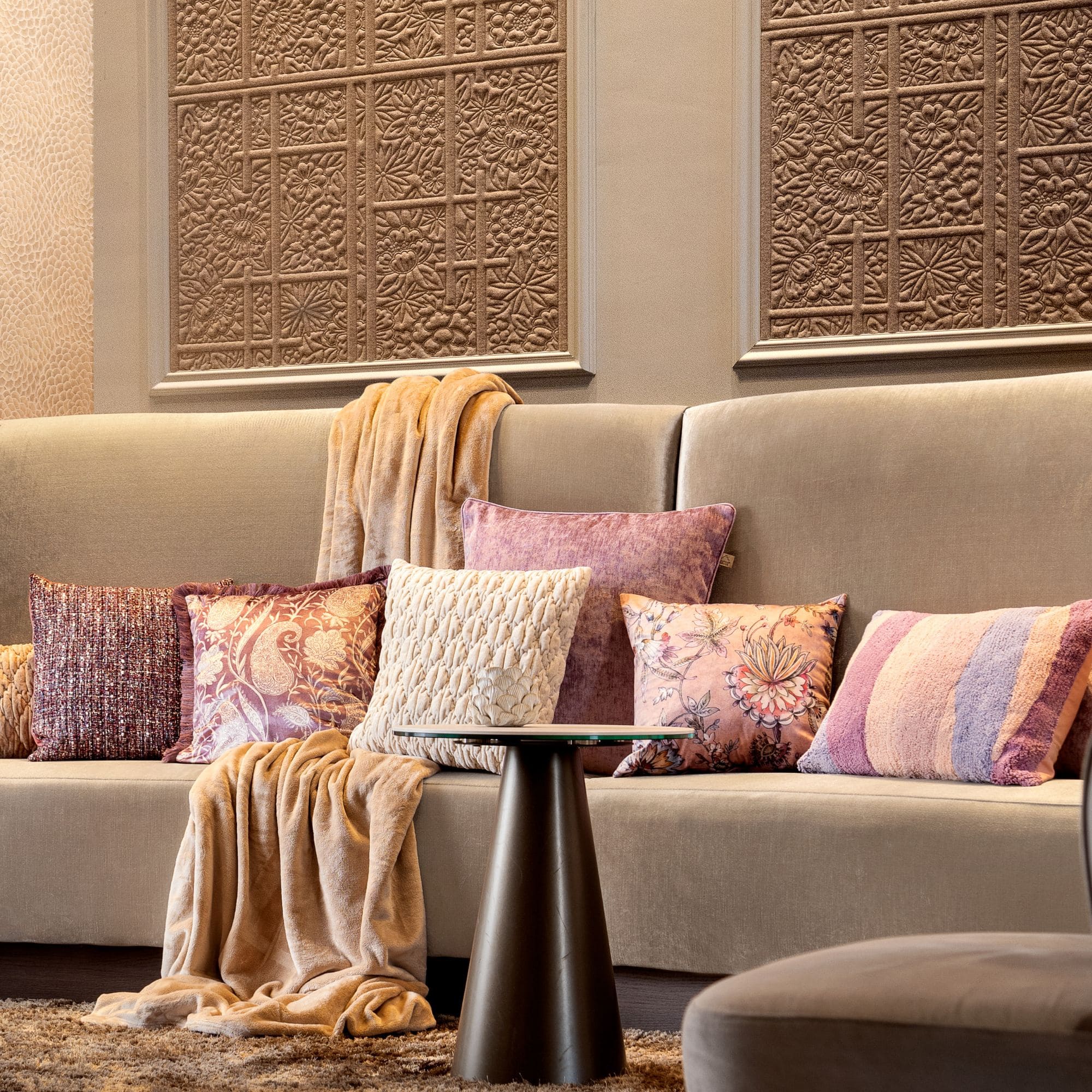 RAVIE - sierkussen 45x45 cm - paisley - fringe - Dusky Orchid - paars