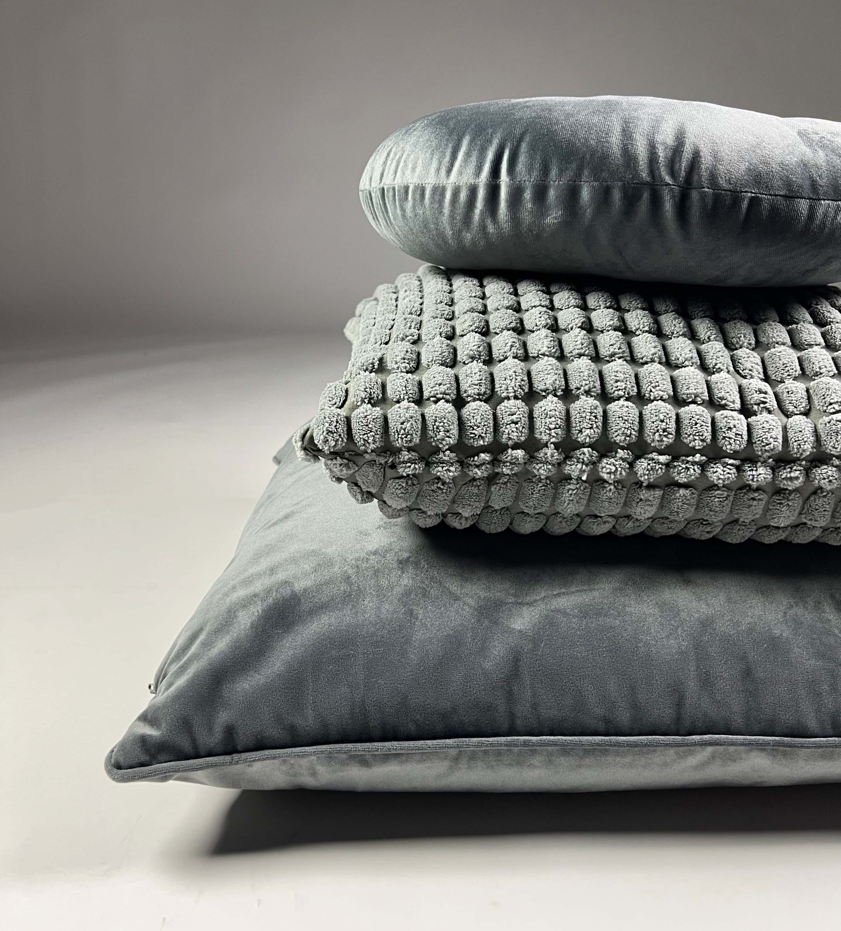 FINN - Sierkussen velvet Charcoal Gray 60x60 cm