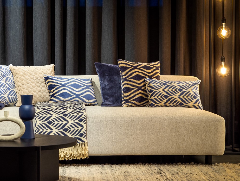 AMORA | Cushion 30x50 cm | Insignia Blue | Blue | Hoii | with durable cushion filling