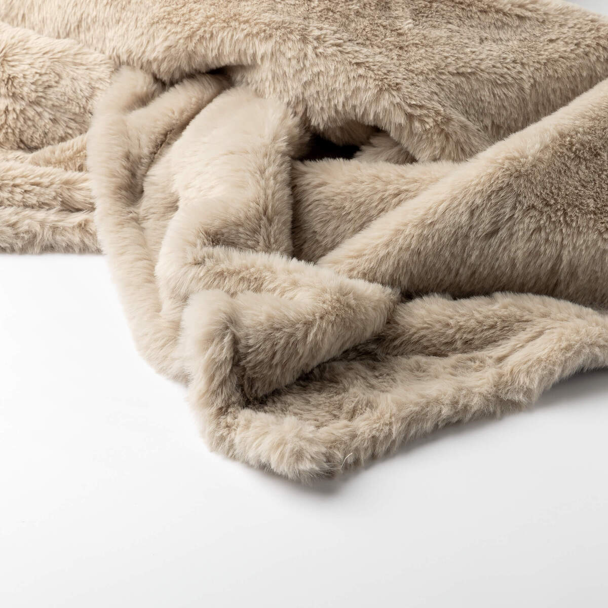 LIZE - plaid 140x180 cm - 100% gerecycled polyester - Pumice Stone - beige