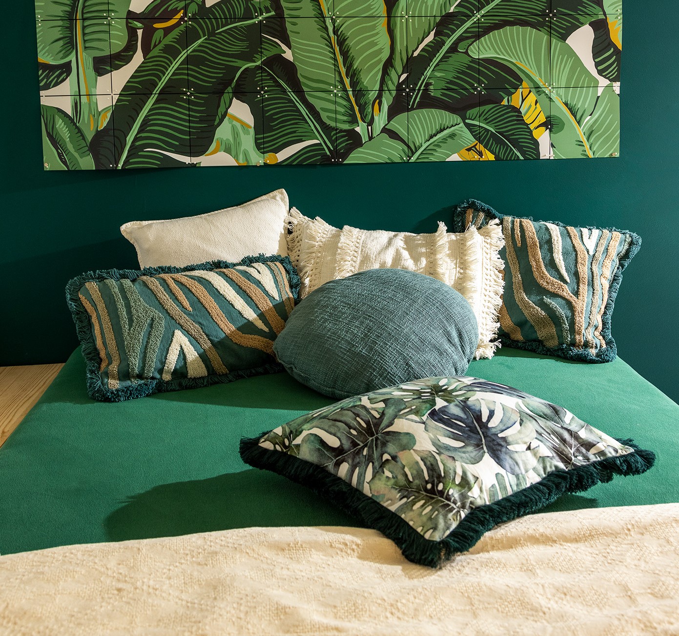 FAUNA - Sierkussen velvet 45x45 cm - botanische print - franjes - Chive - groen 