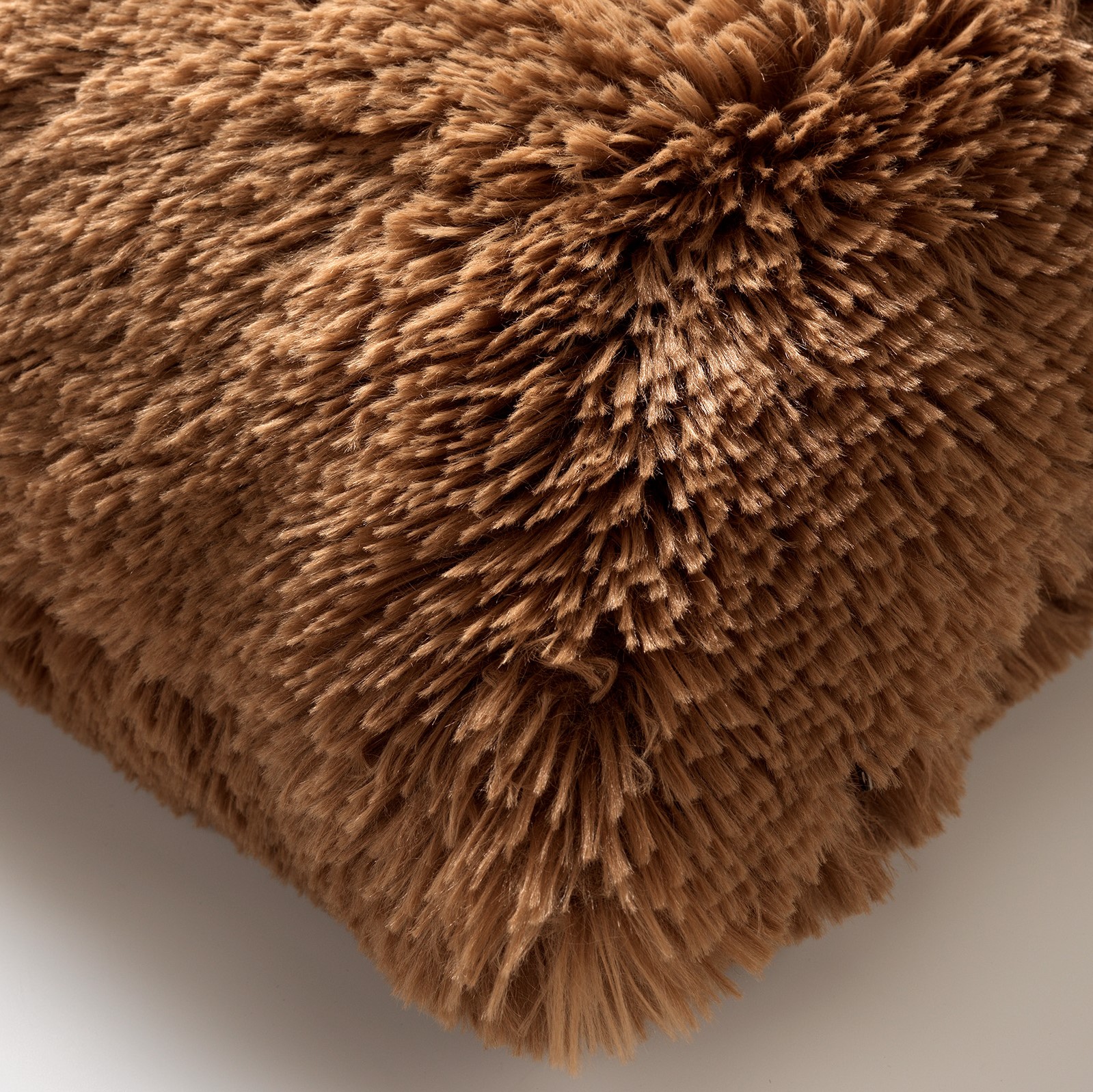 FLUFFY - Sierkussen unikleur Tobacco Brown 60x60 cm FLUFFY - Sierkussen unikleur Tobacco Brown 60x60 cm