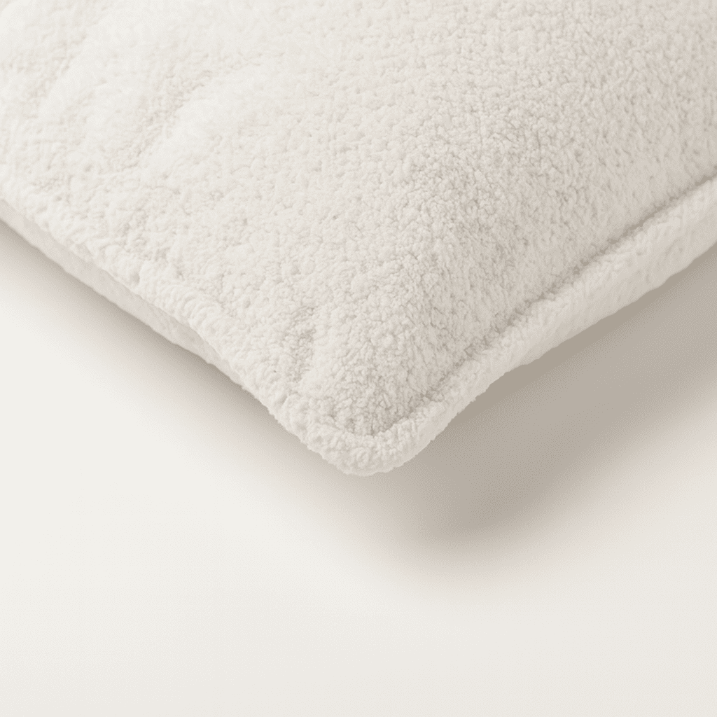 TEDDY - sierkussen 45x45 cm - teddystof - Tofu - beige