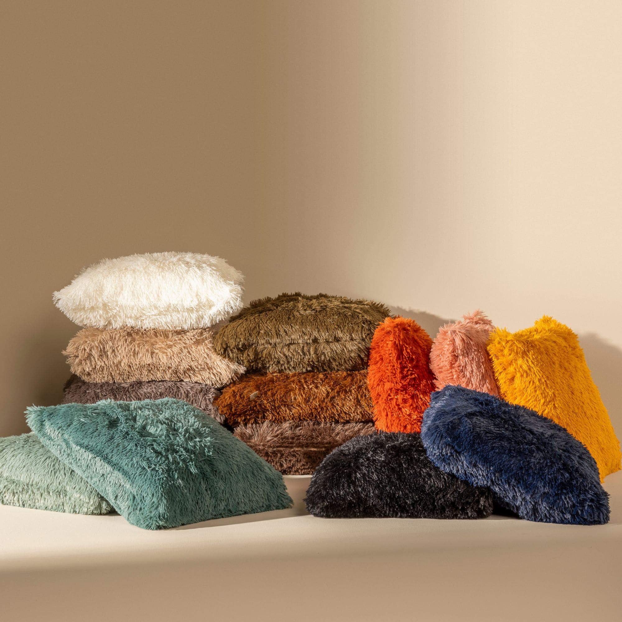 FLUFFY - sierkussen 60x60 cm - superzacht - XL kussen - Potters Clay - oranje