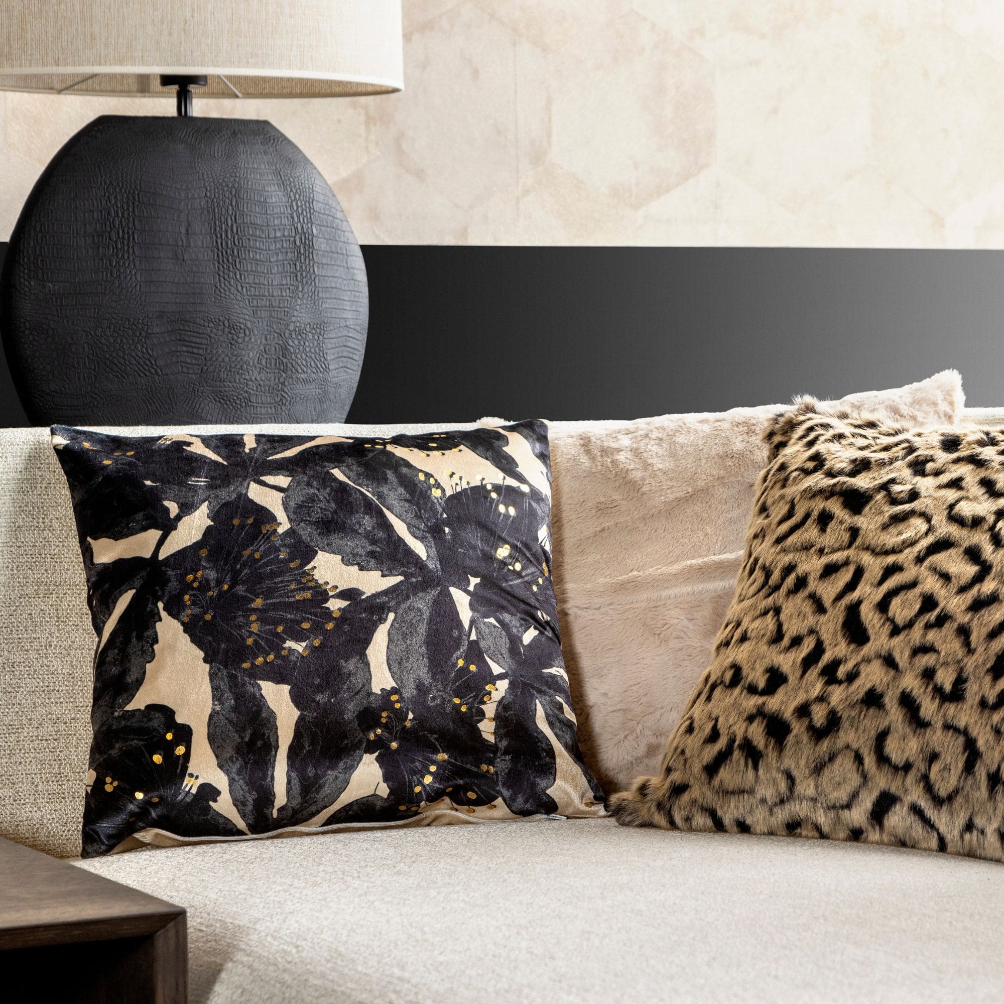 KEYAN - sierkussen 45x45 cm - dierenprint - Rocky Road - bruin