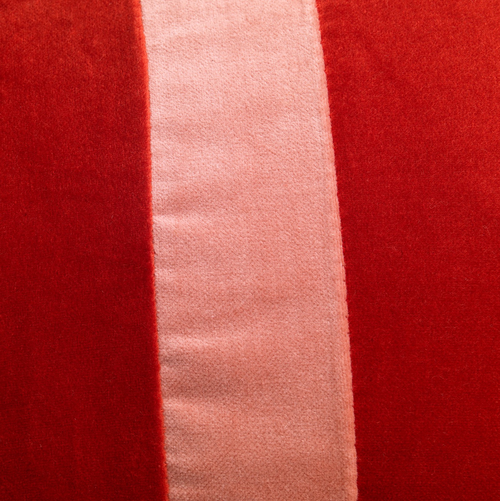 PIPPA - Kussenhoes velvet Aurora Red 30x50 cm - rood