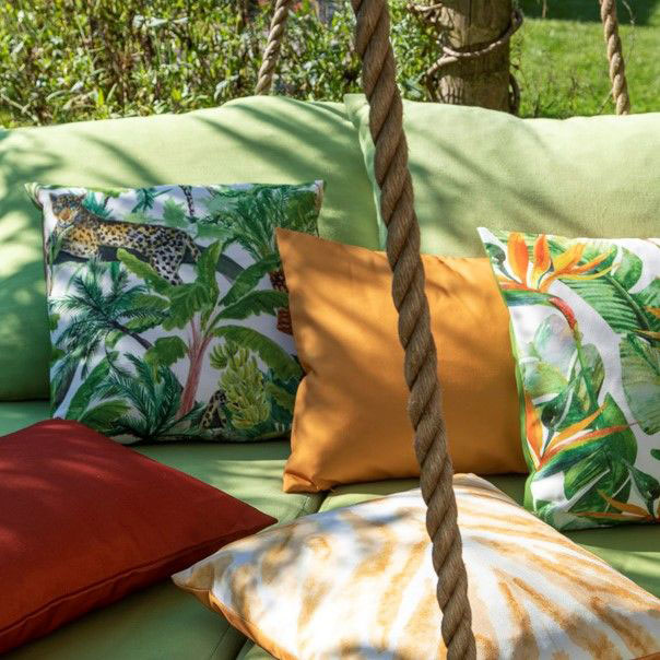 SAMBUCO - Outdoor Kussenhoes 45x45 cm - waterafstotend en uv-bestendig - Peridot - groen SAMBUCO - Outdoor Kussenhoes 45x45 cm - waterafstotend en uv-bestendig - Peridot - groen