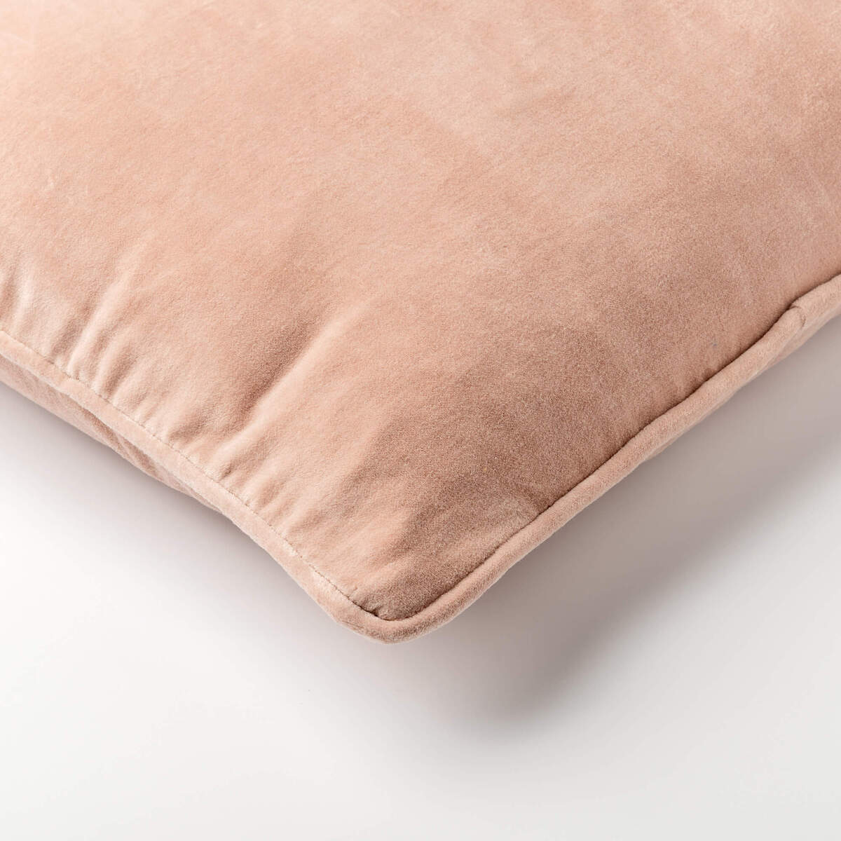 CARINA - Sierkussen 45x45 cm - Misty Rose - Roze