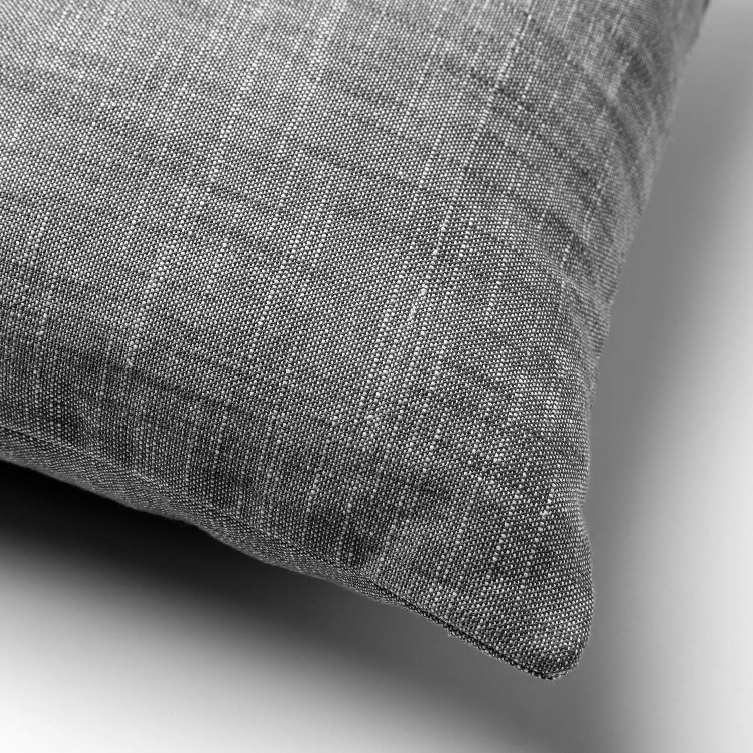 NATURA - sierkussen 45x45 cm - 100% biologisch katoen - Charcoal Gray - antraciet