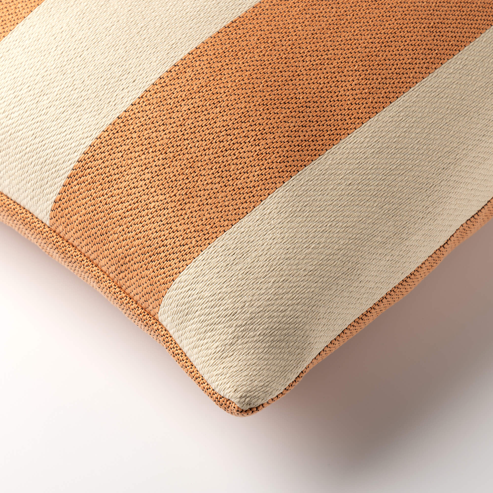 CYRUS - Buitenkussen 30x50 cm - waterafstotend en uv-bestendig - gestreept - Peach Bloom - rood
