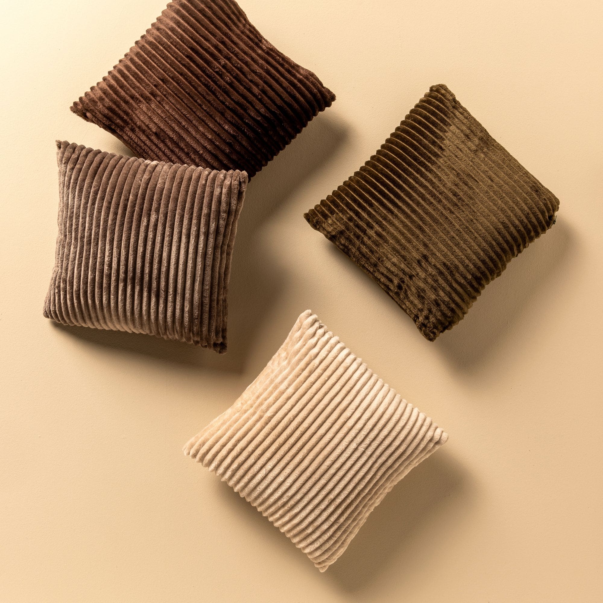 MART - sierkussen 45x45 cm - zacht ribfluweel - corduroy - Tobacco Brown - bruin