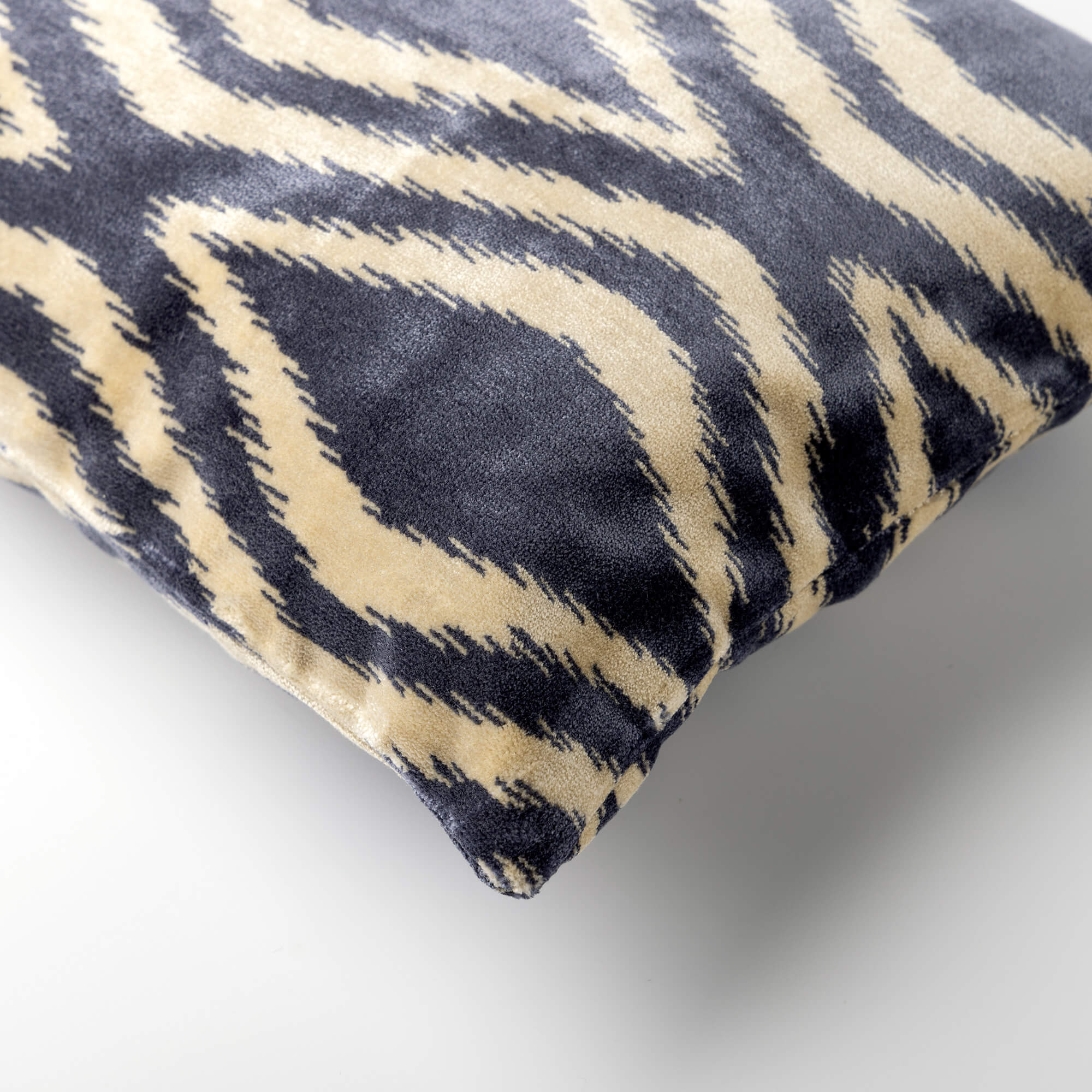 AMORA | Cushion 30x50 cm | Insignia Blue | Blue | Hoii | with durable cushion filling