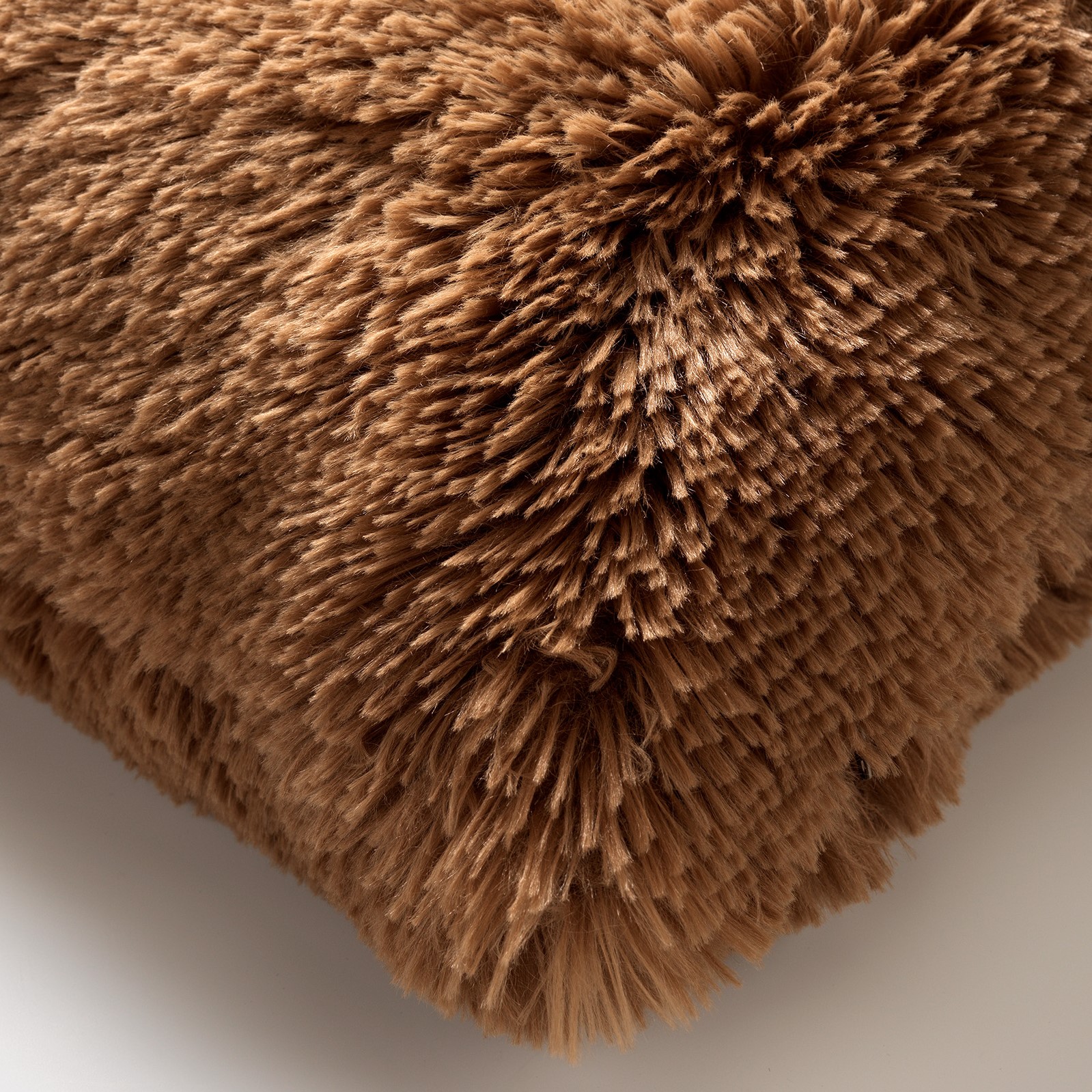 FLUFFY - Sierkussen unikleur Tobacco Brown 45x45 cm FLUFFY - Sierkussen unikleur Tobacco Brown 45x45 cm
