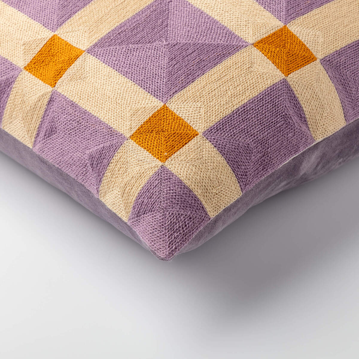 BLOCKS - sierkussen 45x45 cm - geblokt patroon - geborduurd - Rhapsody - paars