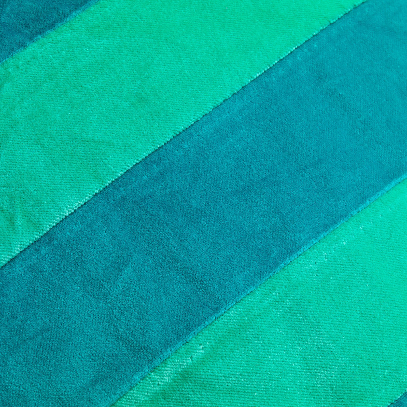 PEMM - Kussenhoes velvet 45x45 cm - Beveled Glass - groen - blauwe streepjes