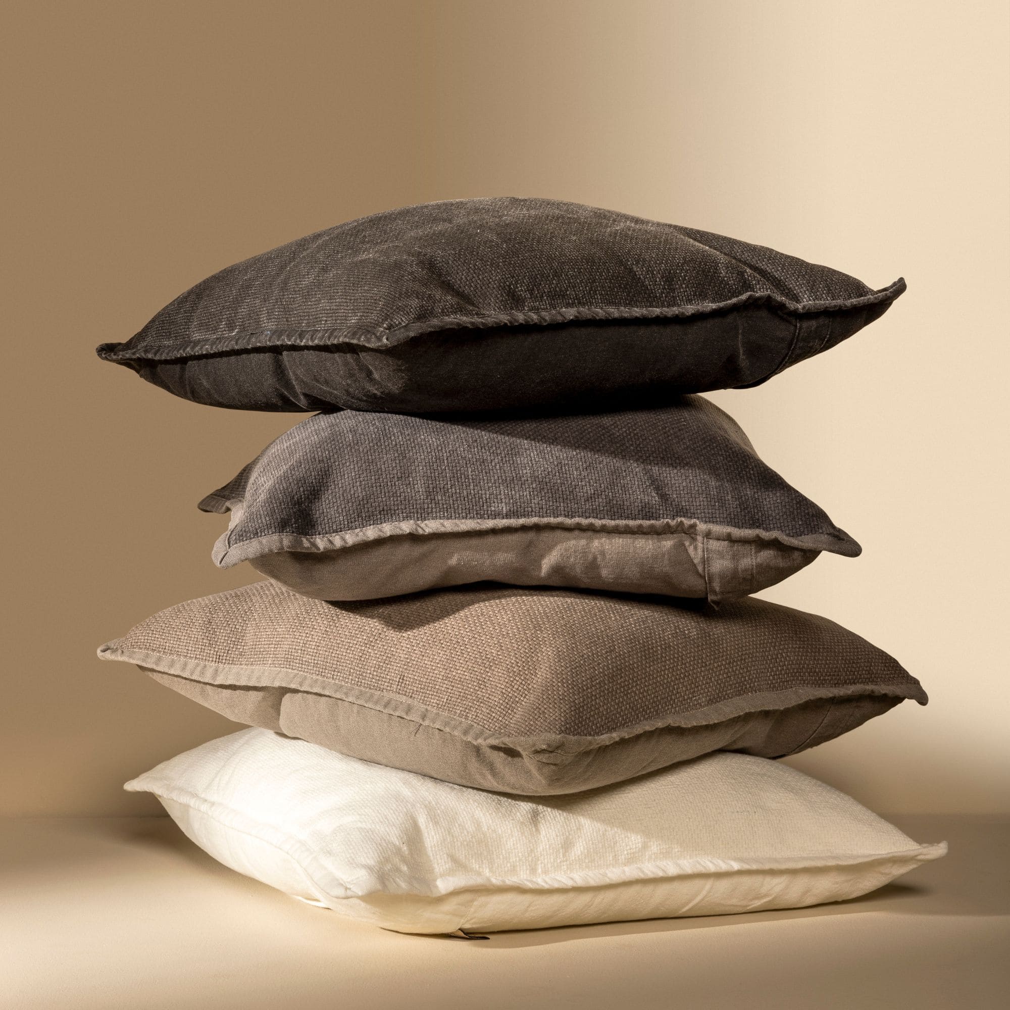 BOWIE - Kussenhoes 45x45 cm - van gewassen katoen - Charcoal Gray - antraciet